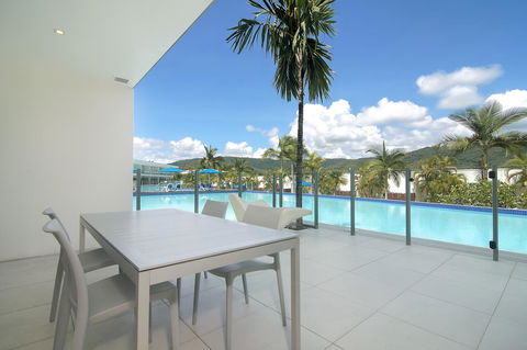 Pool Resort Port Douglas - Queensland Tourism 31