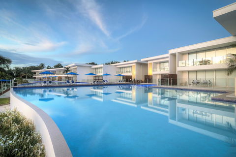 Pool Resort Port Douglas - Queensland Tourism 0