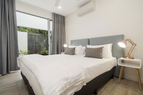 Pool Resort Port Douglas - Queensland Tourism 42