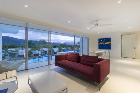 Pool Resort Port Douglas - Queensland Tourism 17