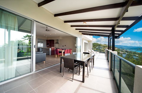 Whitsunday Reflections - QLD Tourism 2