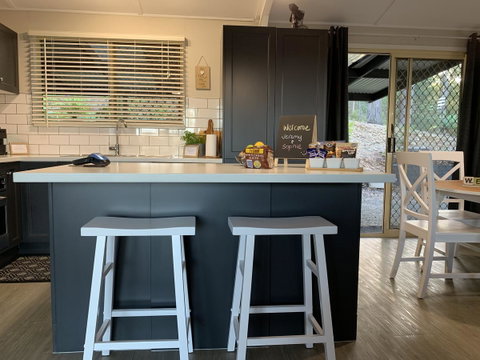 Bed & Breakfast 1 Bedroom Guest House - QLD Tourism 12