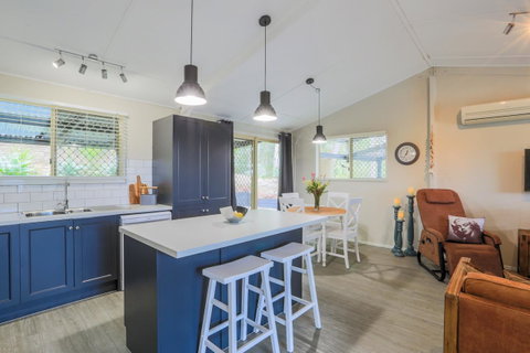 Bed & Breakfast 1 Bedroom Guest House - QLD Tourism 9