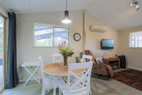 Bed & Breakfast 1 Bedroom Guest House - QLD Tourism 23