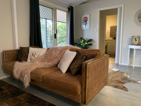 Bed & Breakfast 1 Bedroom Guest House - QLD Tourism 27