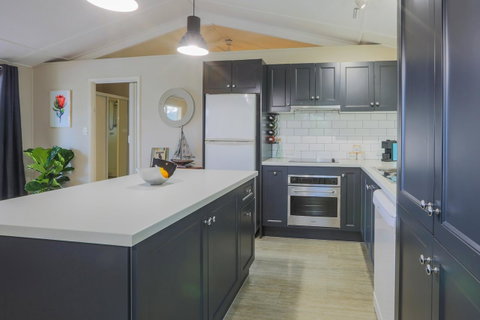 Bed & Breakfast 1 Bedroom Guest House - QLD Tourism 14