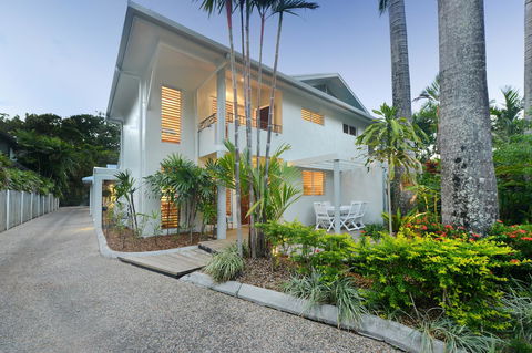 [ ANDY'S BEACH HOUSE ] - QLD Tourism 11