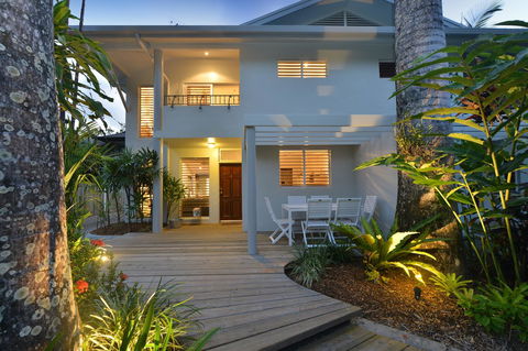 [ ANDY'S BEACH HOUSE ] - QLD Tourism 6