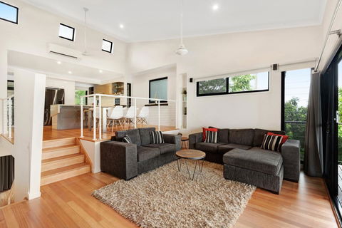 Shorelines - QLD Tourism 12