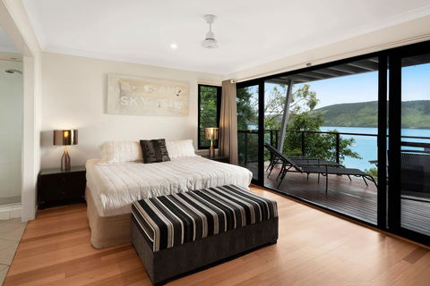 Shorelines - QLD Tourism 4