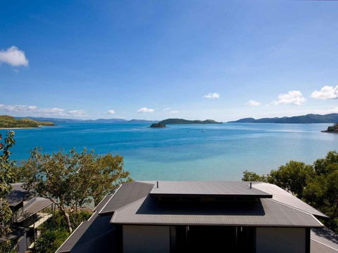 Shorelines - QLD Tourism 0
