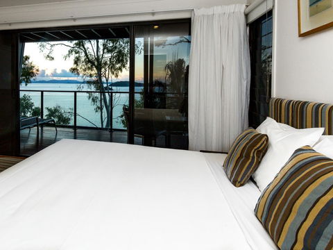 Shorelines - QLD Tourism 30