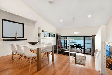 Shorelines - QLD Tourism 13