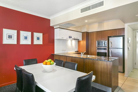 Mantra Towers Of Chevron - Queensland Tourism 19