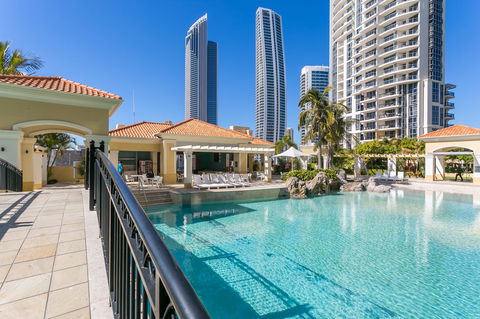 Mantra Towers Of Chevron - Queensland Tourism 11