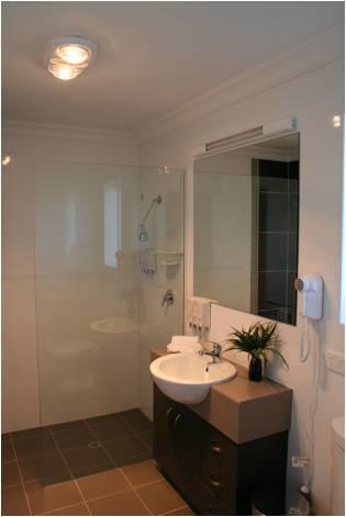 Drovers Motor Inn - QLD Tourism 0