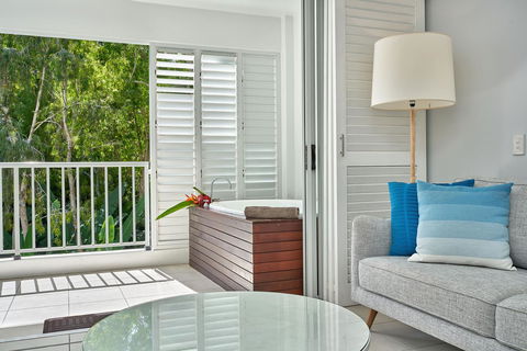 Palm Cove Paradise - Couples Spa Beach Getaway - QLD Tourism 8