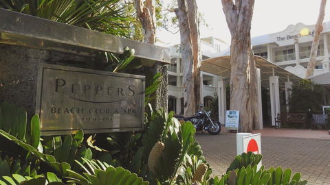 Palm Cove Paradise - Couples Spa Beach Getaway - QLD Tourism 2
