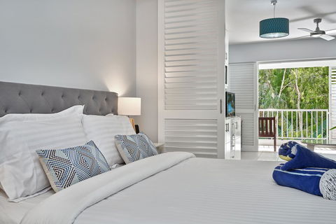 Palm Cove Paradise - Couples Spa Beach Getaway - QLD Tourism 7