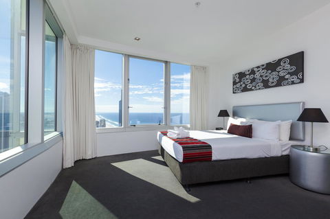 Q1 Resort & Spa - Official - Queensland Tourism 25