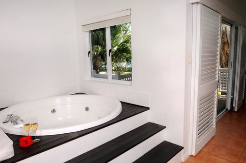 The Reef House Adults Retreat - Enjoy 28 Complimentary Inclusions - QLD Tourism 28