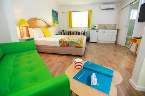 Port Douglas Motel - QLD Tourism 16