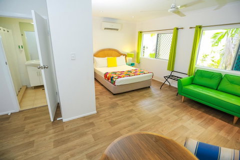 Port Douglas Motel - QLD Tourism 11