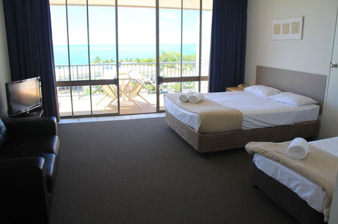 Ocean Views At Whitsunday Terraces Resort - QLD Tourism 11