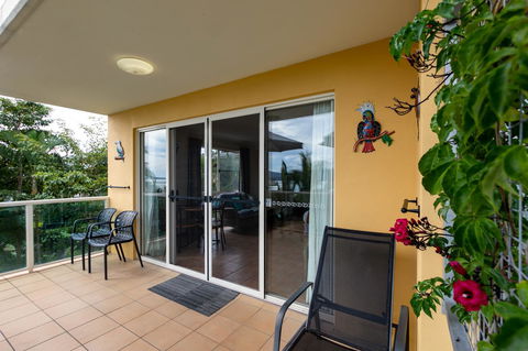 Sunlit Waters Studio Apartments - QLD Tourism 32