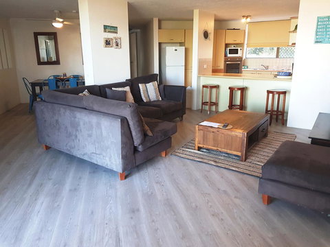 Casablanca Beachfront Apartments - QLD Tourism 5