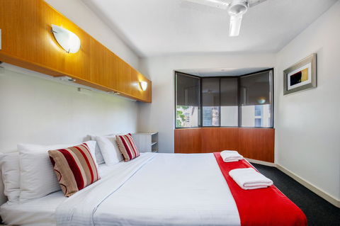 Tiki Hotel Apartments Surfers Paradise - QLD Tourism 1
