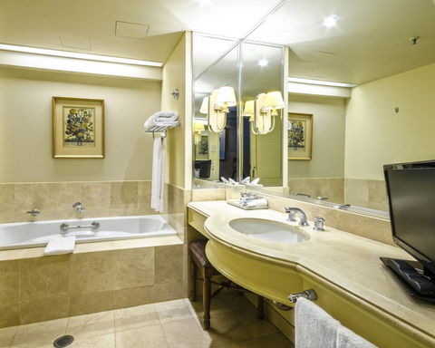Stamford Plaza Brisbane - QLD Tourism 10