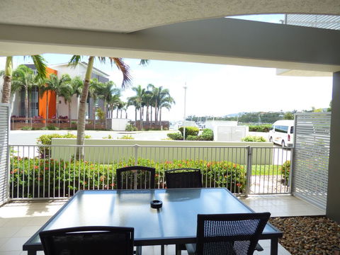 Marina View Apartment - QLD Tourism 4