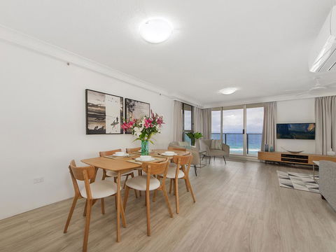 Sunbird Beach Resort Main Beach - Queensland Tourism 33