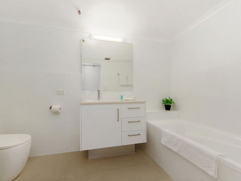 Sunbird Beach Resort Main Beach - Queensland Tourism 31