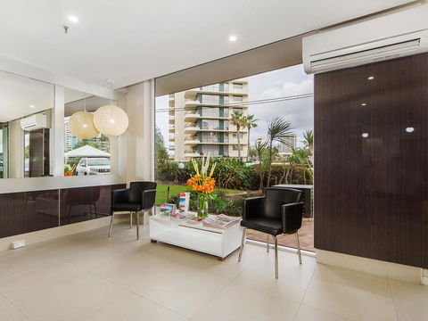 Sunbird Beach Resort Main Beach - Queensland Tourism 44