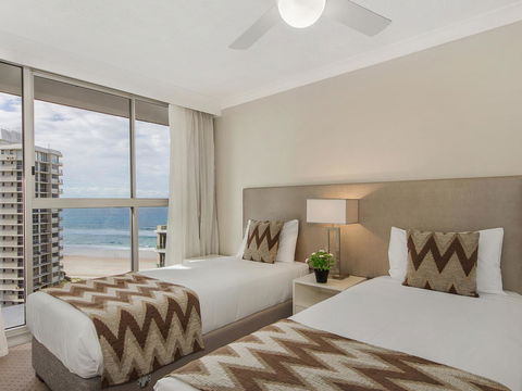 Sunbird Beach Resort Main Beach - Queensland Tourism 23