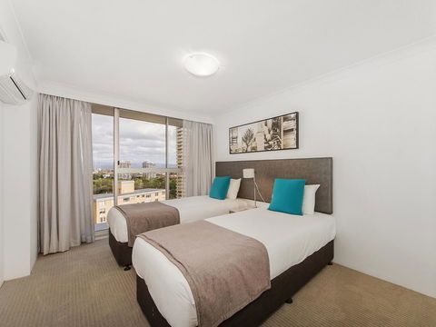 Sunbird Beach Resort Main Beach - Queensland Tourism 28