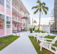 The Pink Hotel Coolangatta - QLD Tourism