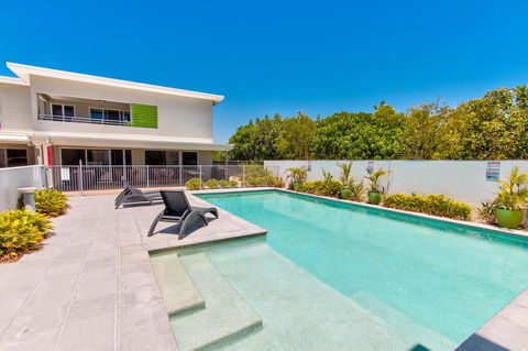 Mackay Oceanside Central Hotel Official - QLD Tourism 7
