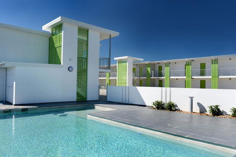 Mackay Oceanside Central Hotel Official - QLD Tourism 0
