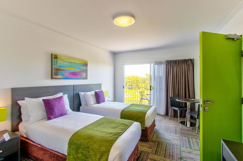 Mackay Oceanside Central Hotel Official - QLD Tourism 11