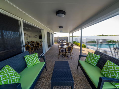 Mackay Oceanside Central Hotel Official - QLD Tourism 32