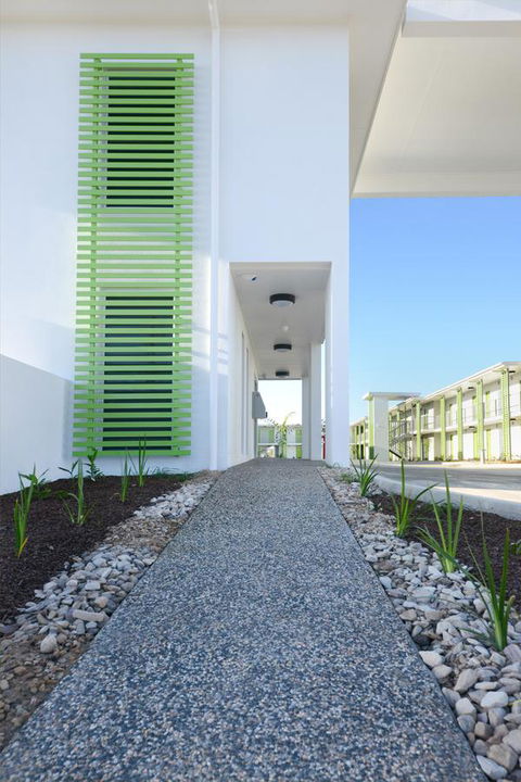 Mackay Oceanside Central Hotel Official - QLD Tourism 21