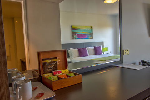 Mackay Oceanside Central Hotel Official - QLD Tourism 1
