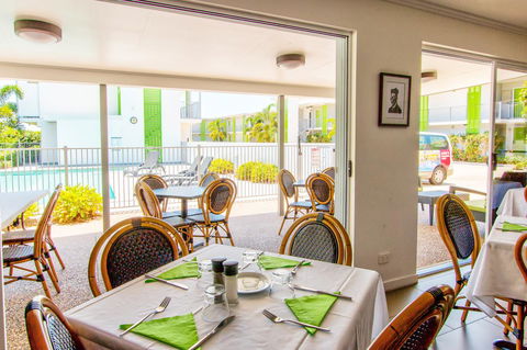 Mackay Oceanside Central Hotel Official - QLD Tourism 4