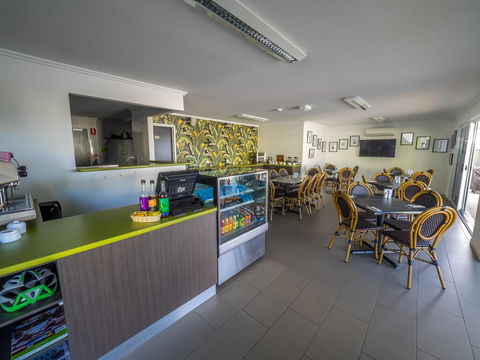 Mackay Oceanside Central Hotel Official - QLD Tourism 31