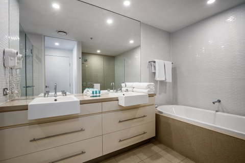 The Wave Resort - QLD Tourism 7