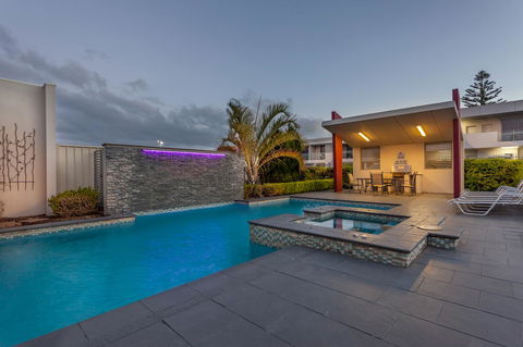 Platinum International - Queensland Tourism 24