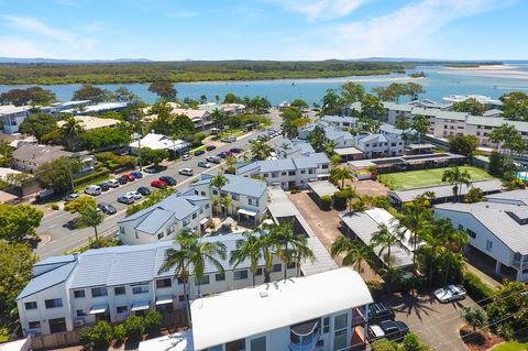 Noosa Place Resort - QLD Tourism 24